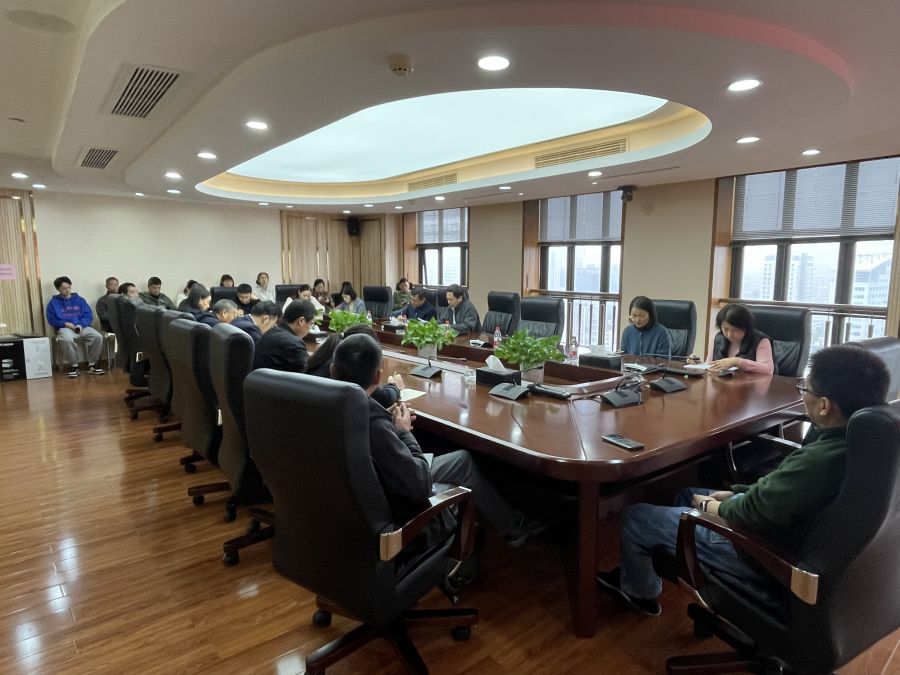 公司黨委委員、副總裁趙茂文赴貨運(yùn)公司宣講.jpg